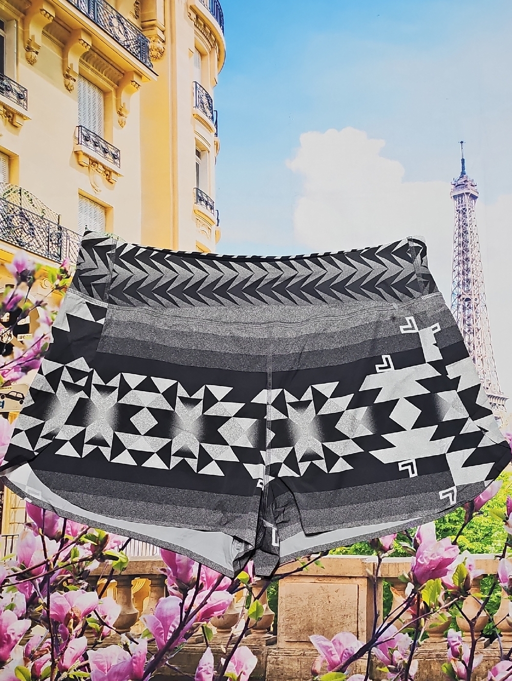 Greyson Phoenix Shorts Size XL Abstract Geometric Print New